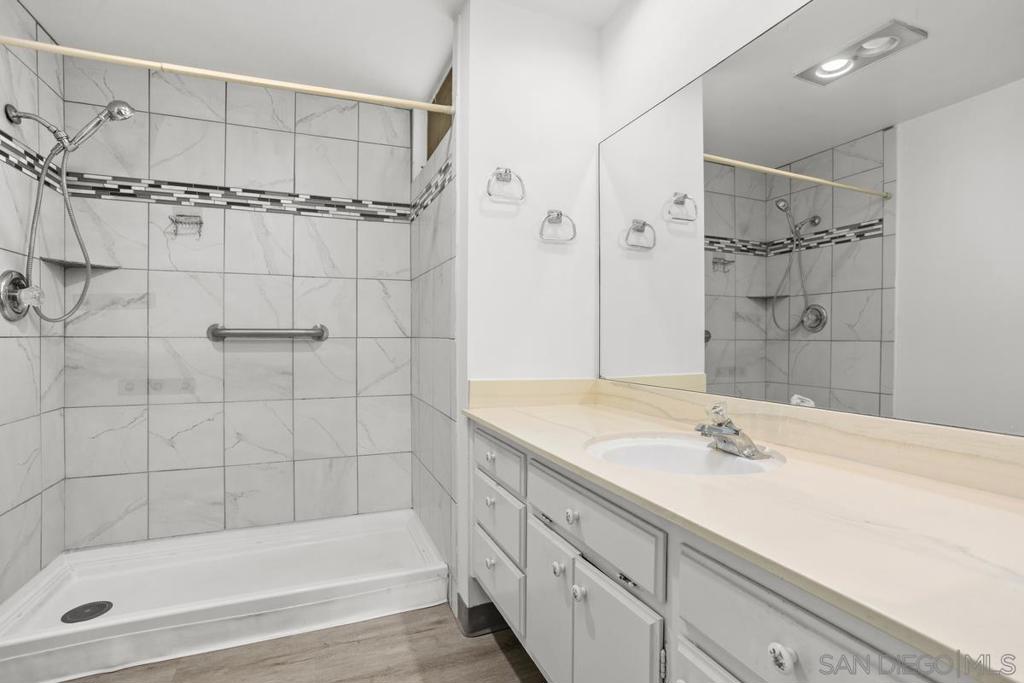 3760 Vista Campana S 48