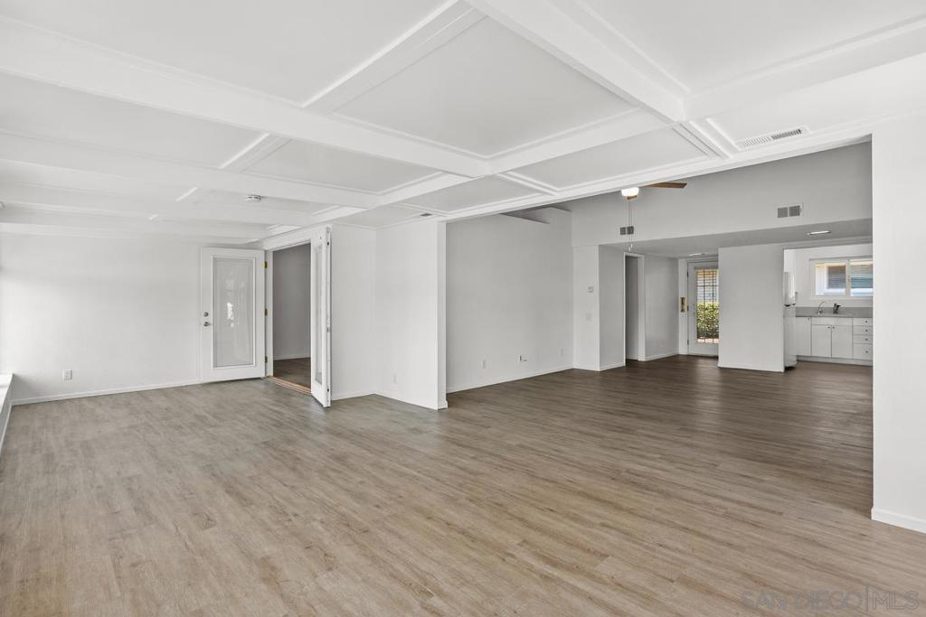 3760 Vista Campana S 48