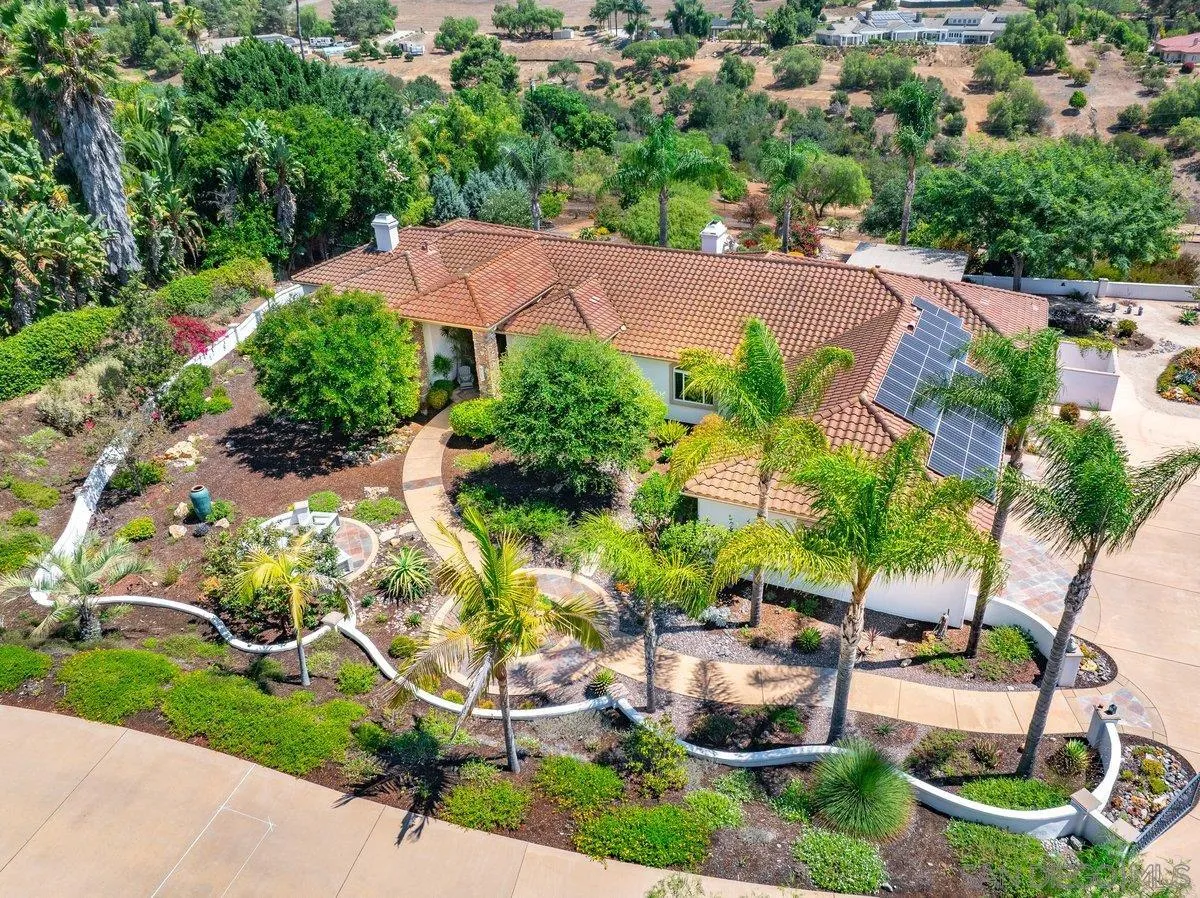 2860 Via Rancheros Way