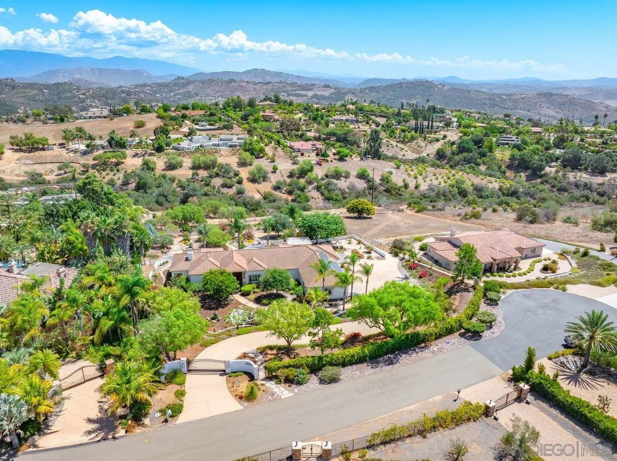 2860 Via Rancheros Way