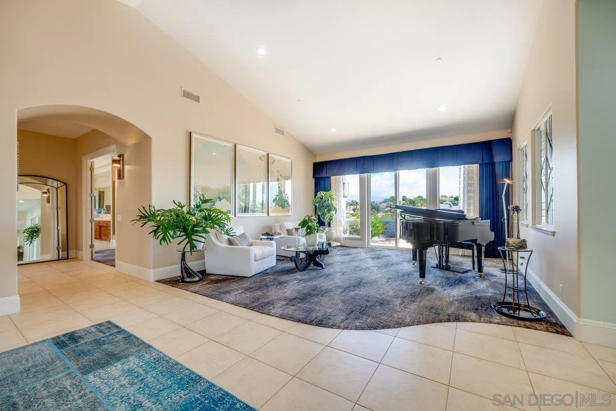 2860 Via Rancheros Way
