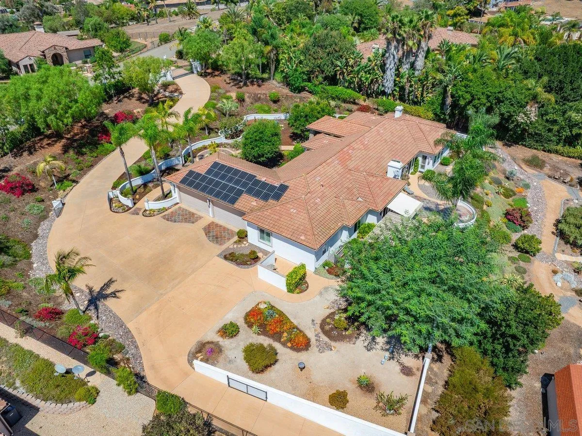 2860 Via Rancheros Way