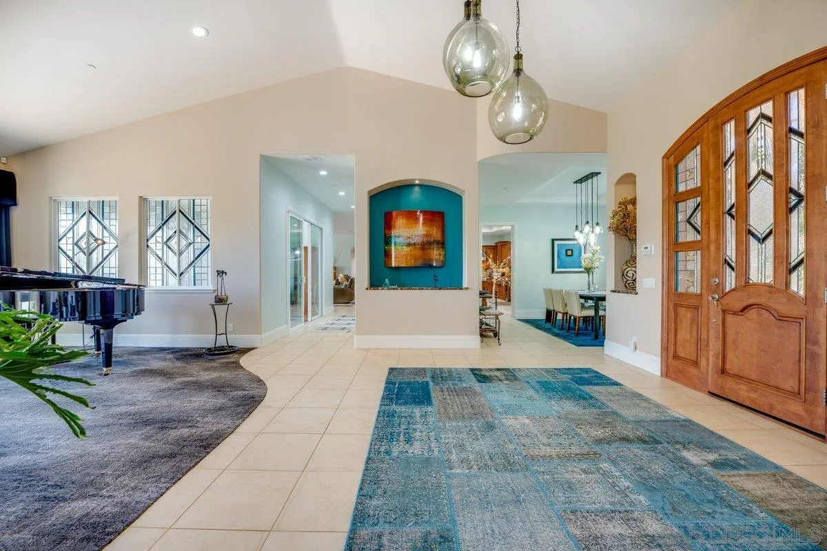 2860 Via Rancheros Way