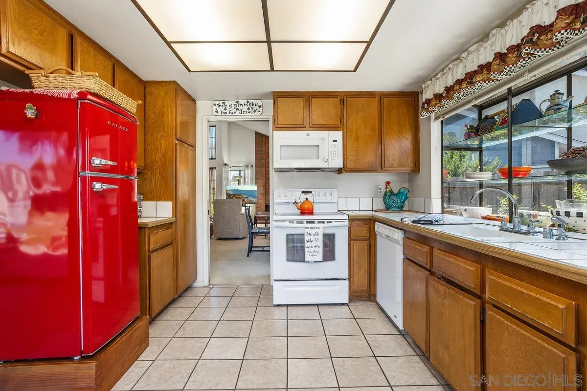 4466 Saint Andrews Pl