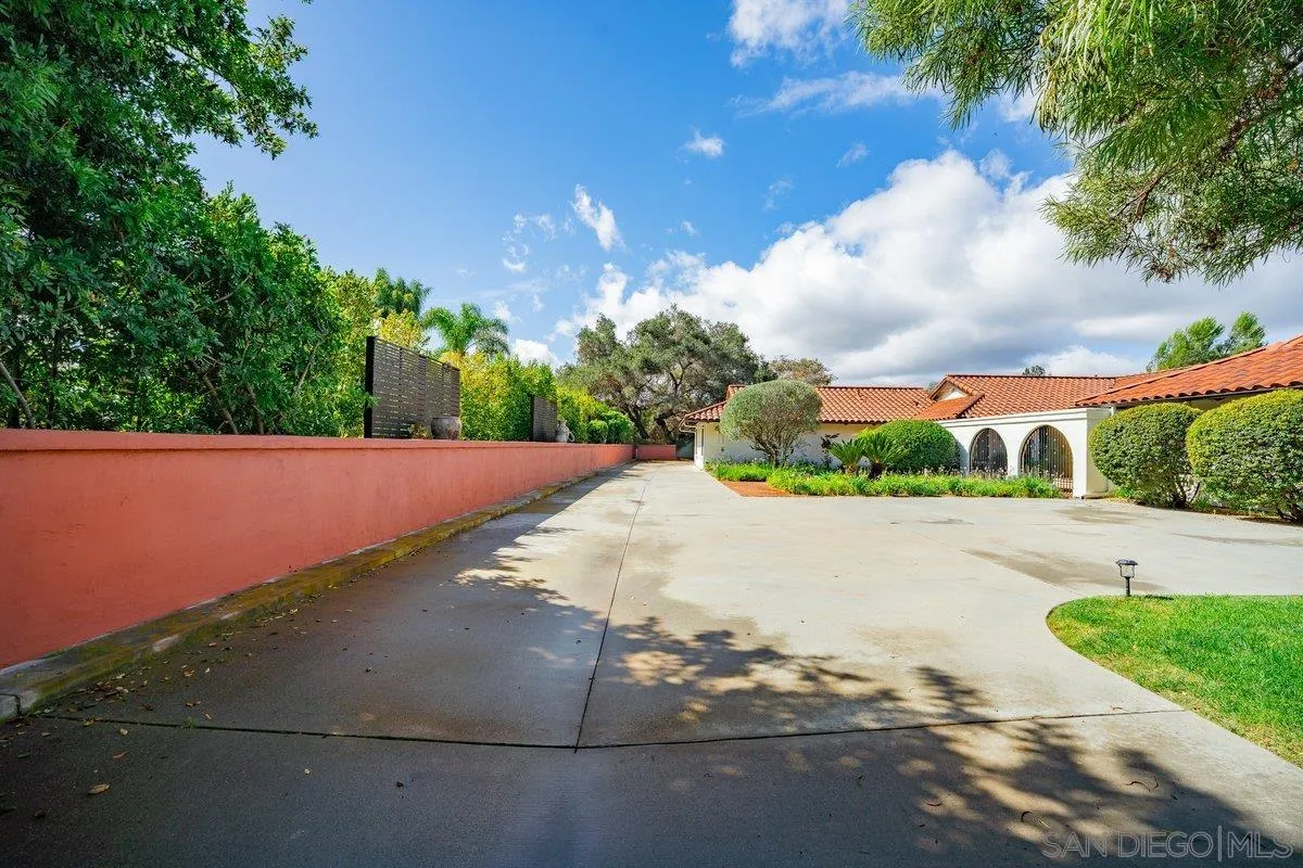 11 Country Glen Rd, Fallbrook