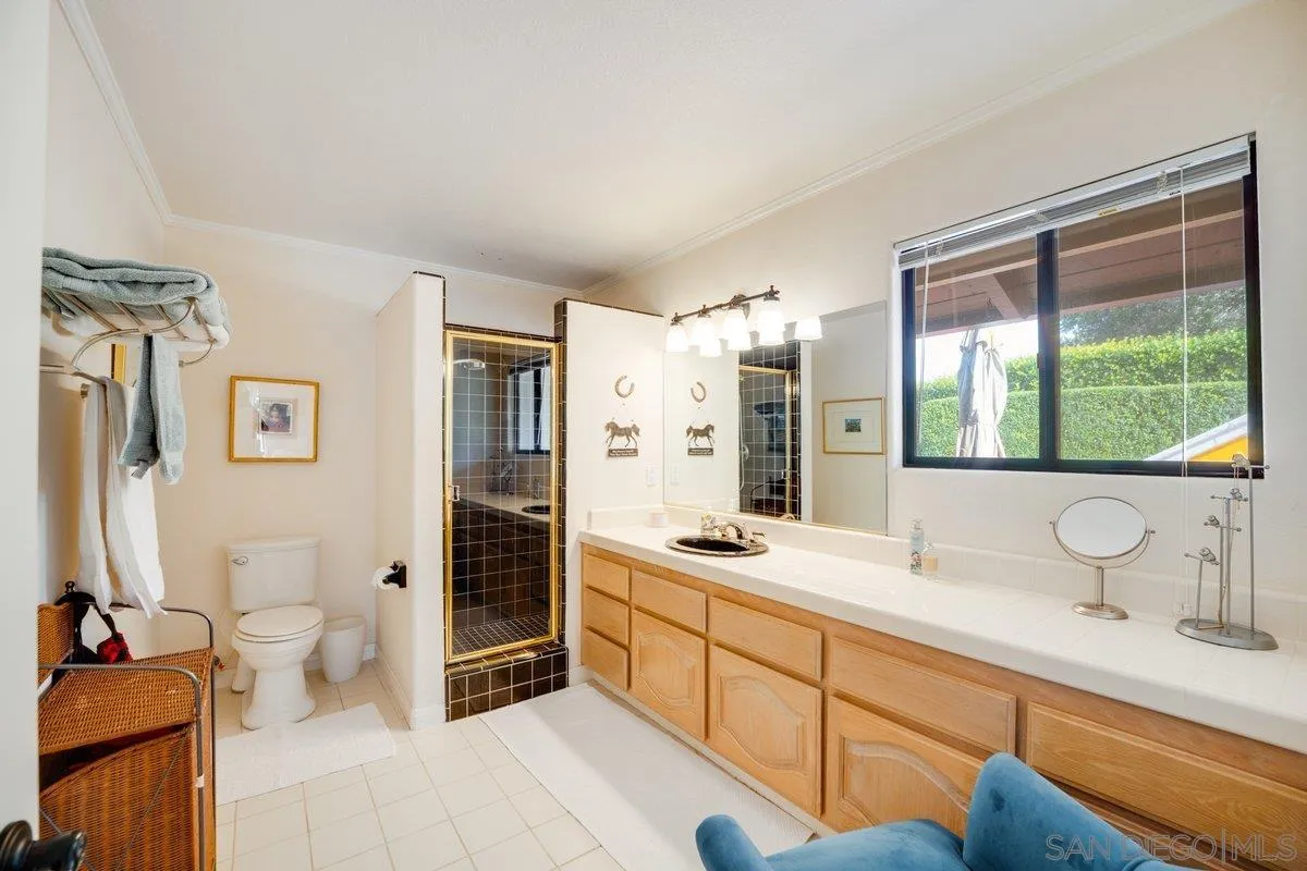 11 Country Glen Rd, Fallbrook