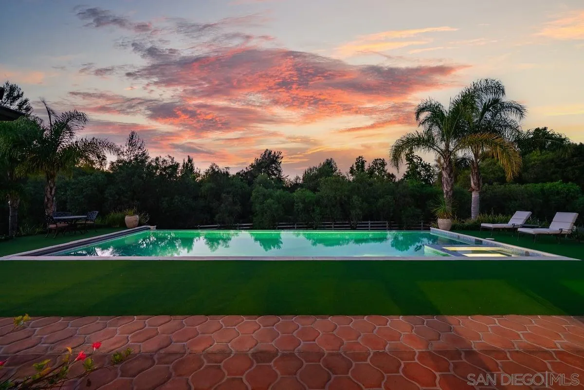 11 Country Glen Rd, Fallbrook