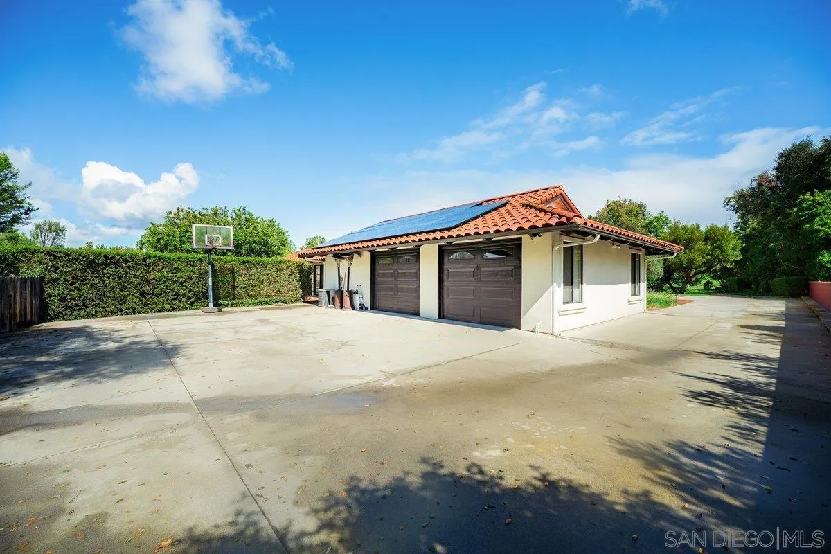11 Country Glen Rd, Fallbrook