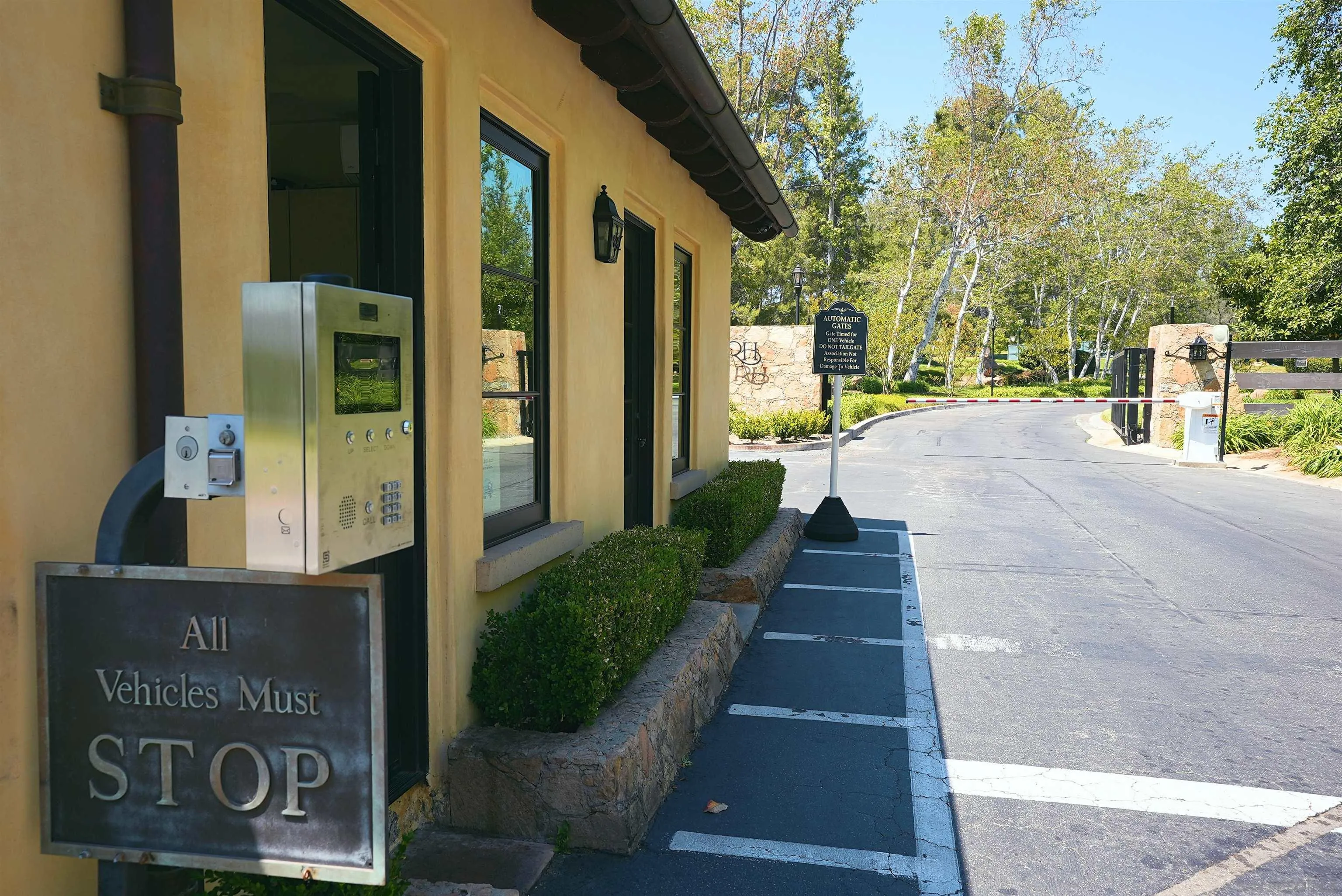 11 Country Glen Rd, Fallbrook