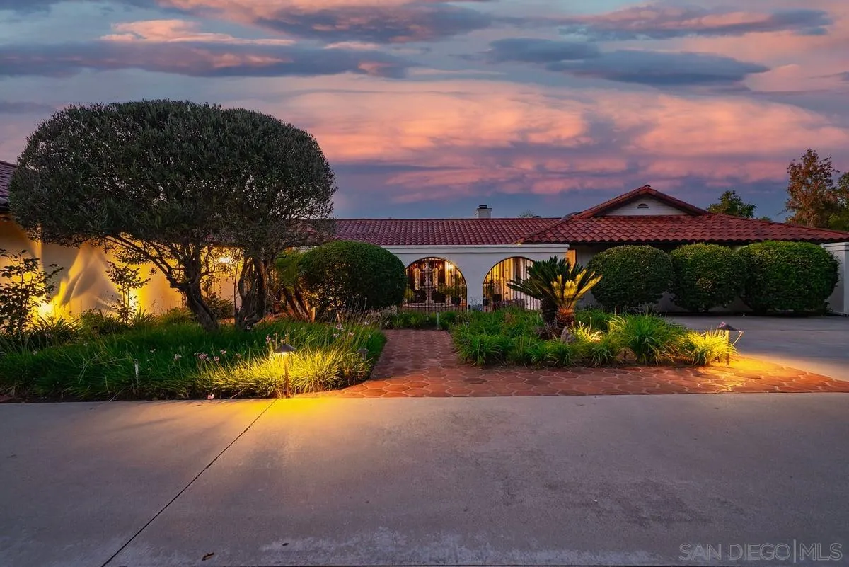 11 Country Glen Rd, Fallbrook