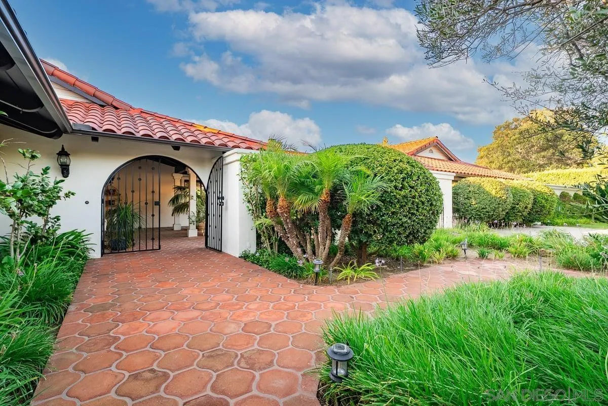 11 Country Glen Rd, Fallbrook