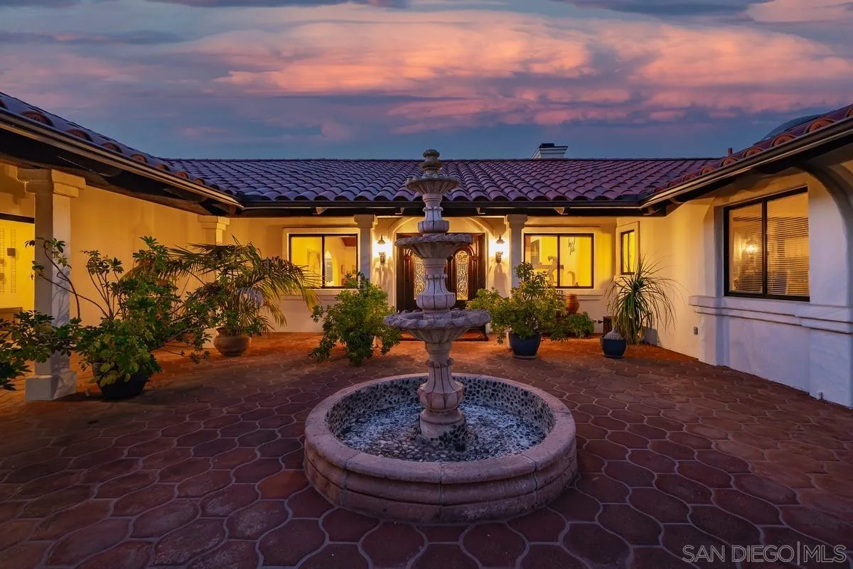 11 Country Glen Rd, Fallbrook