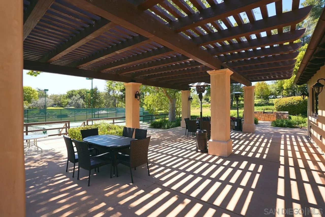 11 Country Glen Rd, Fallbrook