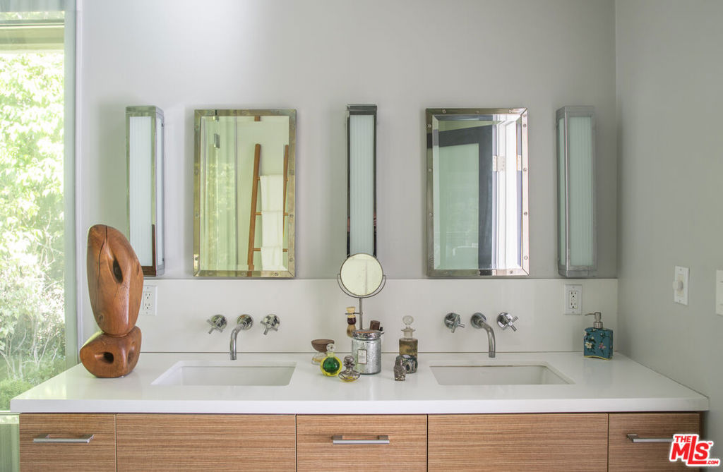 11472 Laurelcrest Road