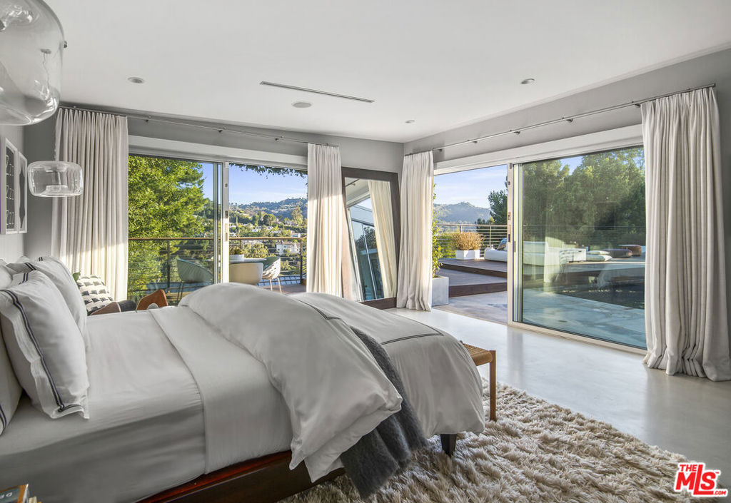 11472 Laurelcrest Road