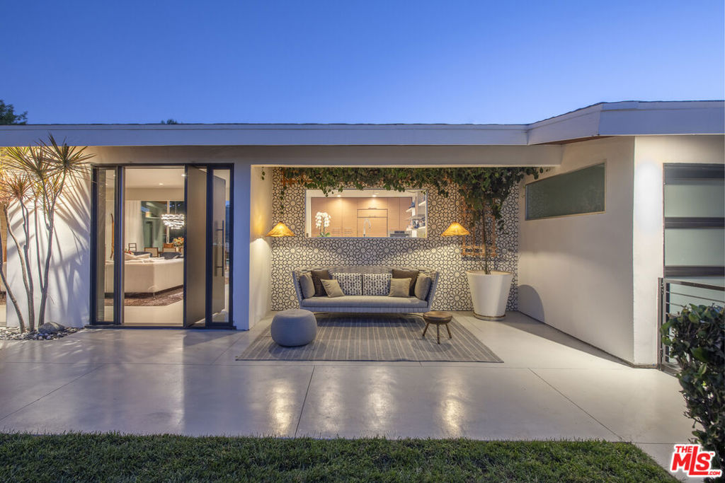 11472 Laurelcrest Road