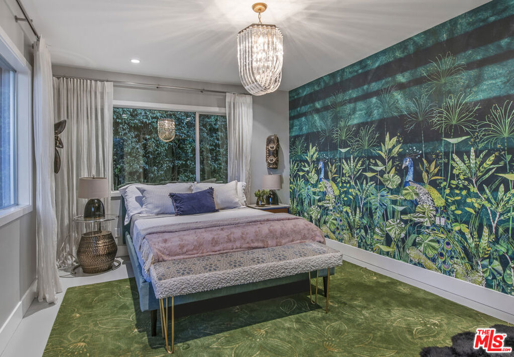 11472 Laurelcrest Road