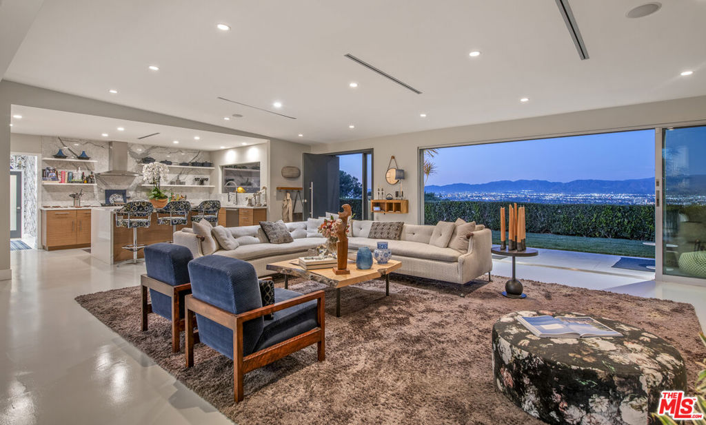 11472 Laurelcrest Road