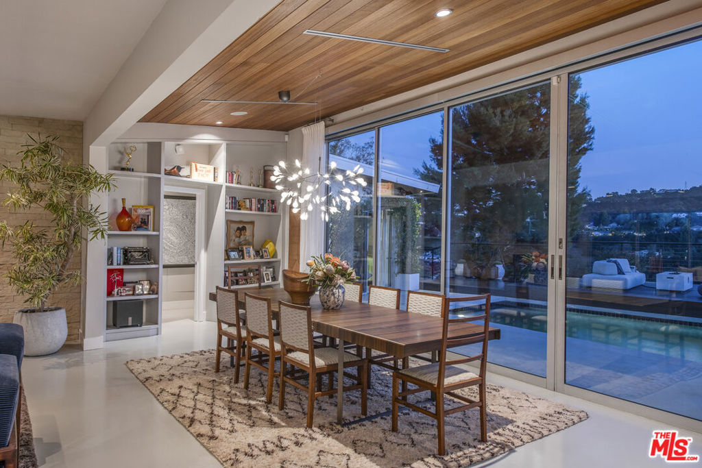 11472 Laurelcrest Road