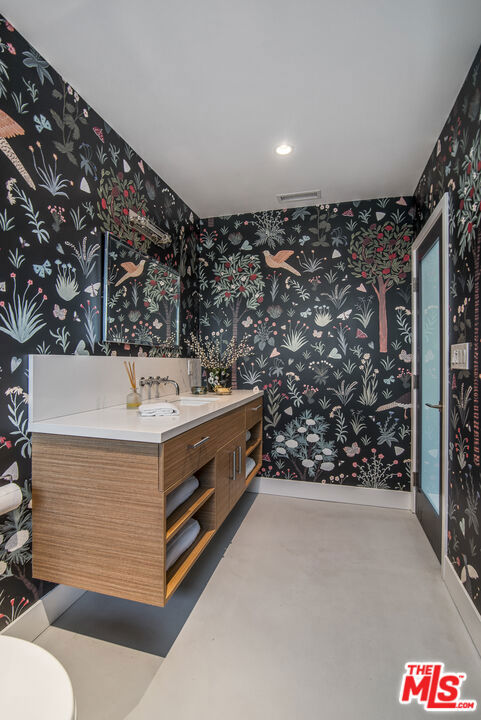 11472 Laurelcrest Road