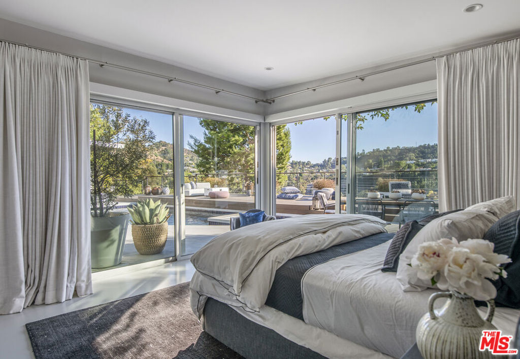 11472 Laurelcrest Road