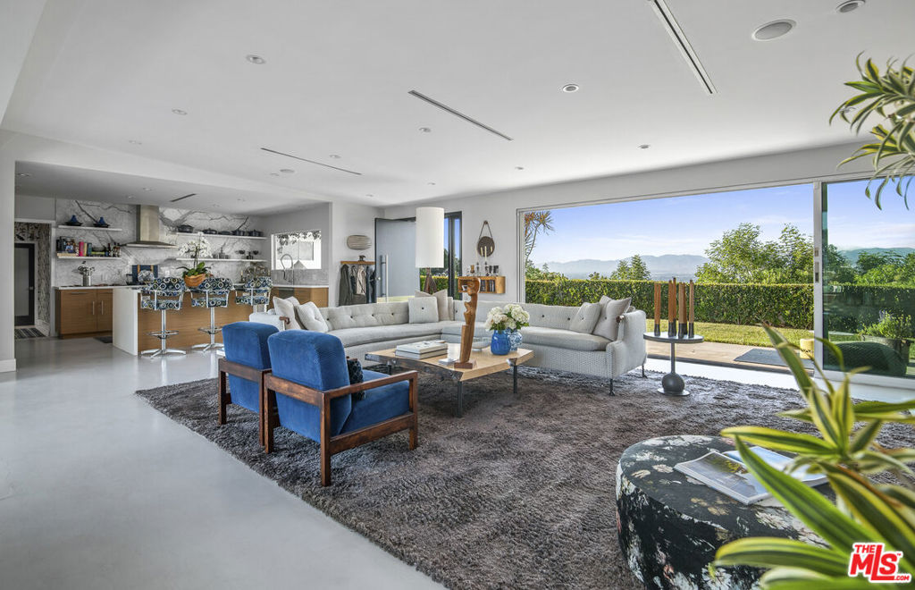 11472 Laurelcrest Road