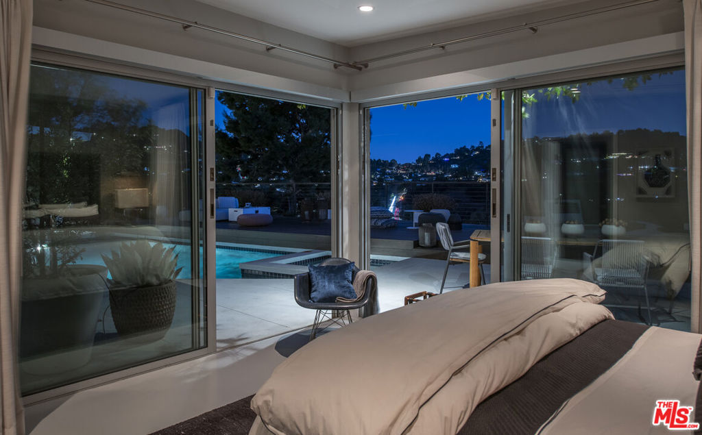 11472 Laurelcrest Road