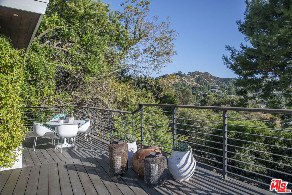 11472 Laurelcrest Road