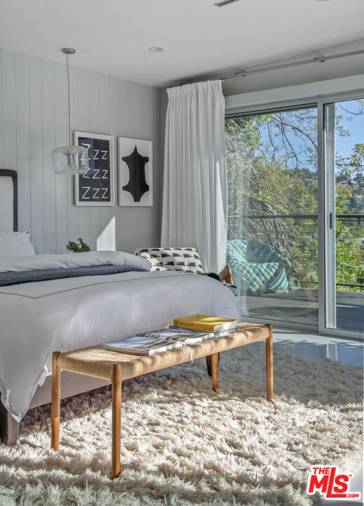 11472 Laurelcrest Road