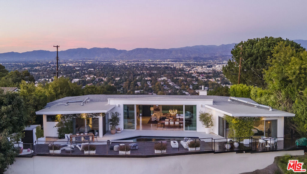 11472 Laurelcrest Road