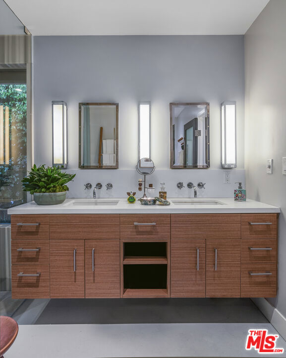 11472 Laurelcrest Road