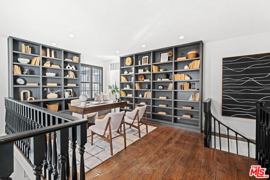 839 Larrabee Street 8