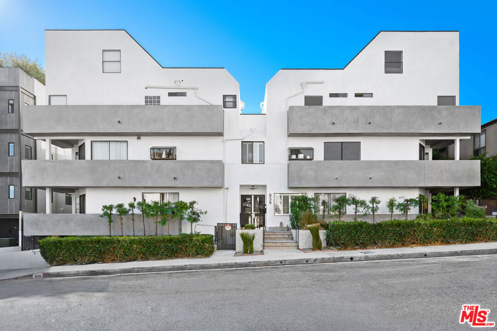 839 Larrabee Street 8