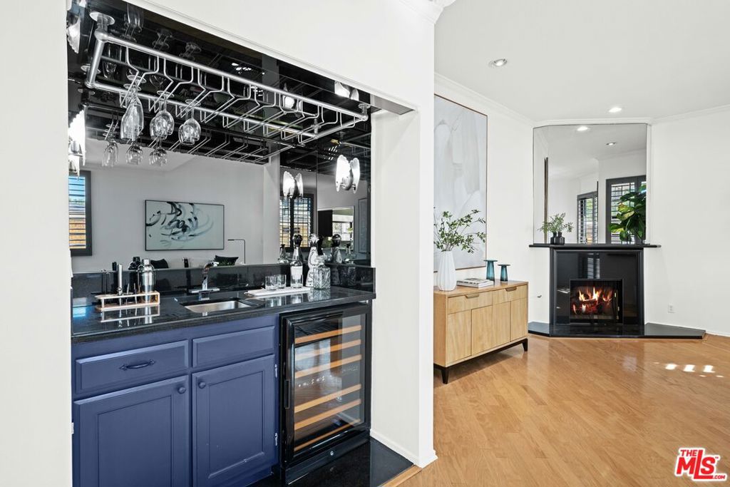 839 Larrabee Street 8