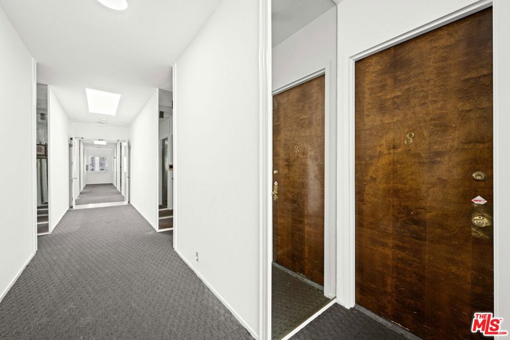 839 Larrabee Street 8