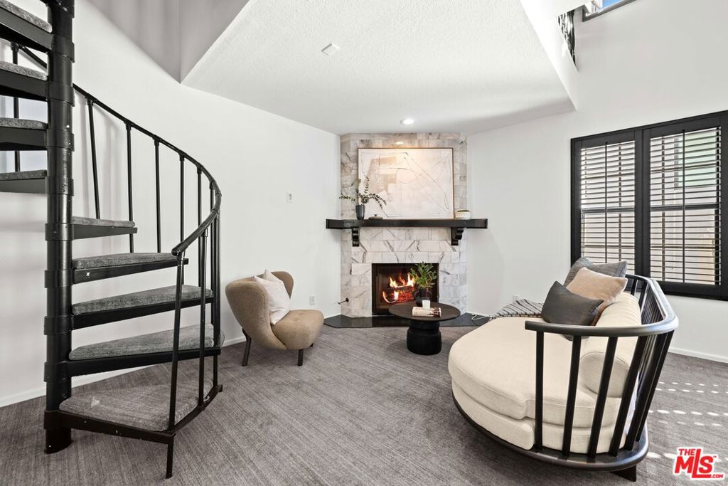 839 Larrabee Street 8