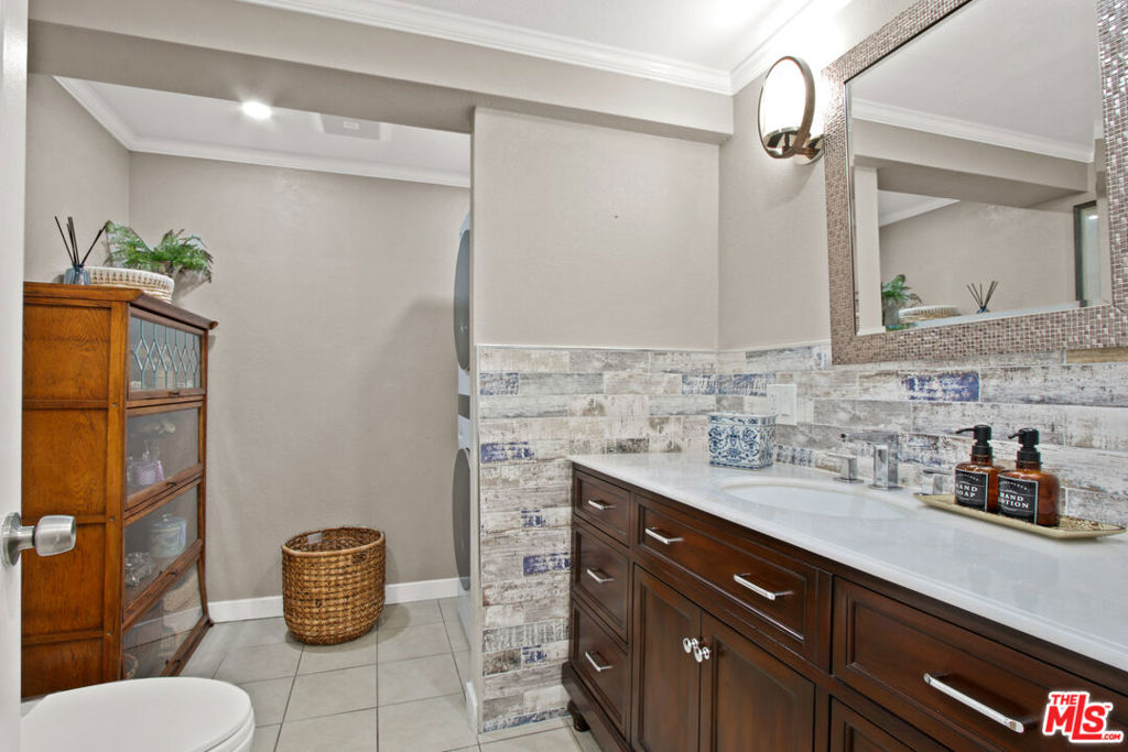 3500 W Manchester Boulevard 19