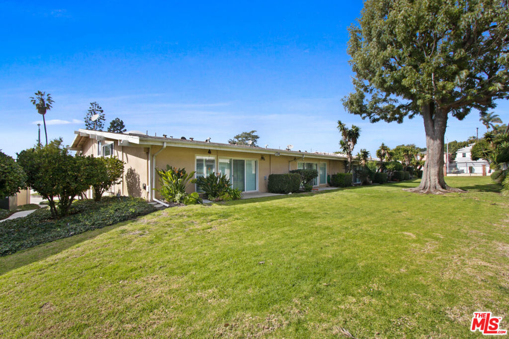 3500 W Manchester Boulevard 19