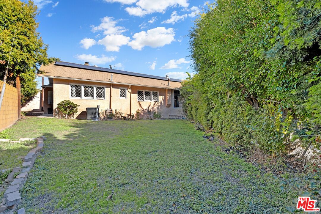 709 E Manchester Blvd