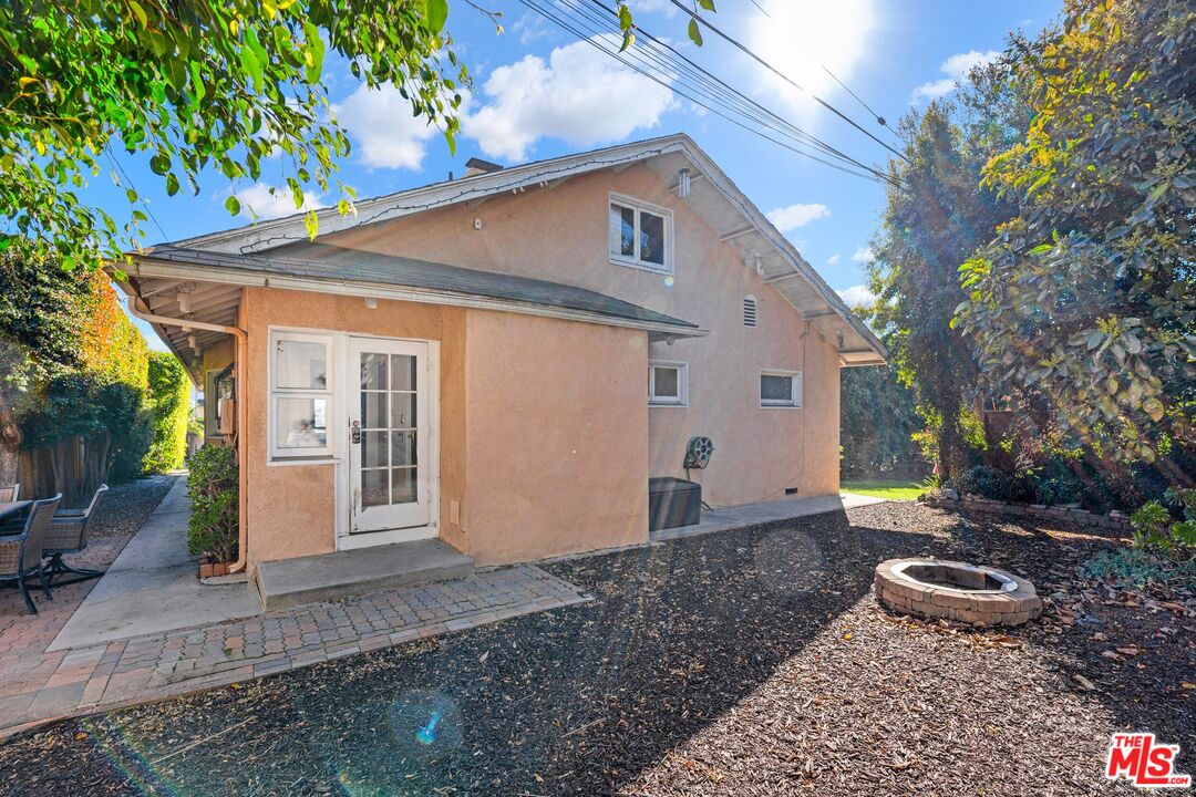 709 E Manchester Blvd