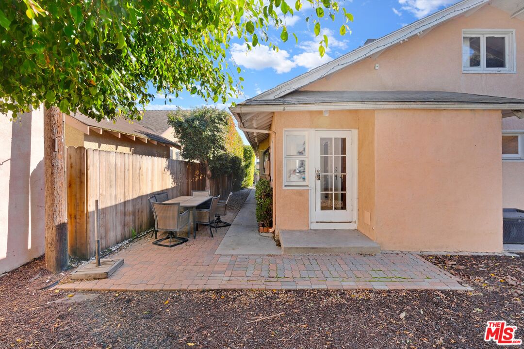 709 E Manchester Blvd