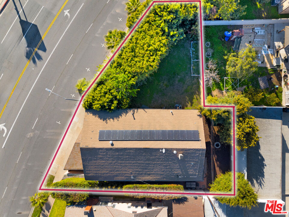 709 E Manchester Blvd