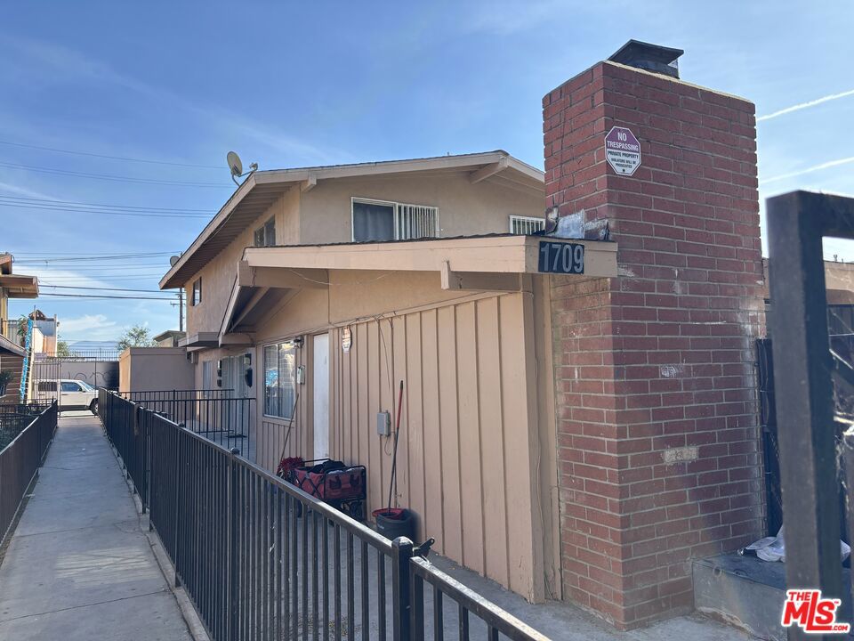 1709 Evergreen Street