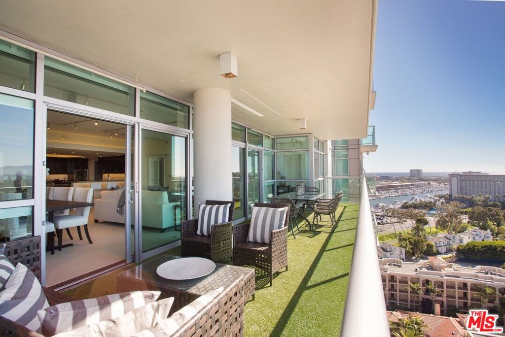 13700 Marina Pointe Drive 1715