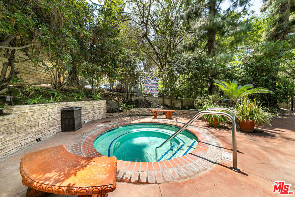 2700 Cahuenga Boulevard 1203