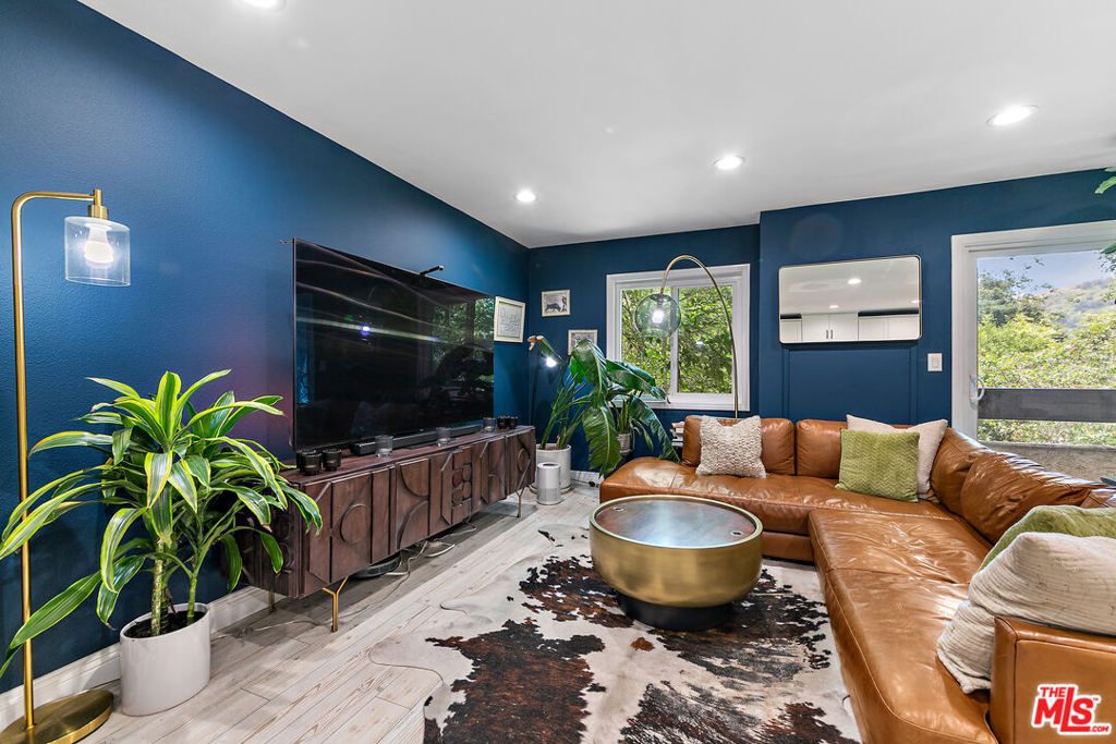 2700 Cahuenga Boulevard 1203