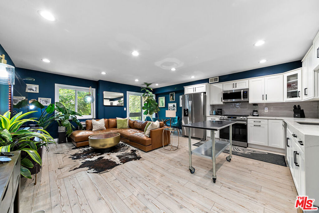 2700 Cahuenga Boulevard 1203