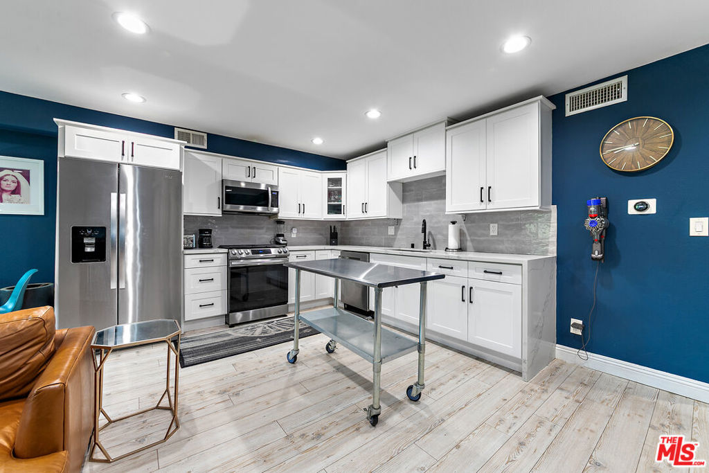 2700 Cahuenga Boulevard 1203