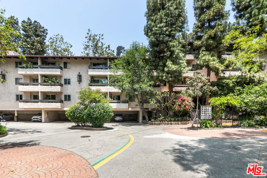 2700 Cahuenga Boulevard 1203