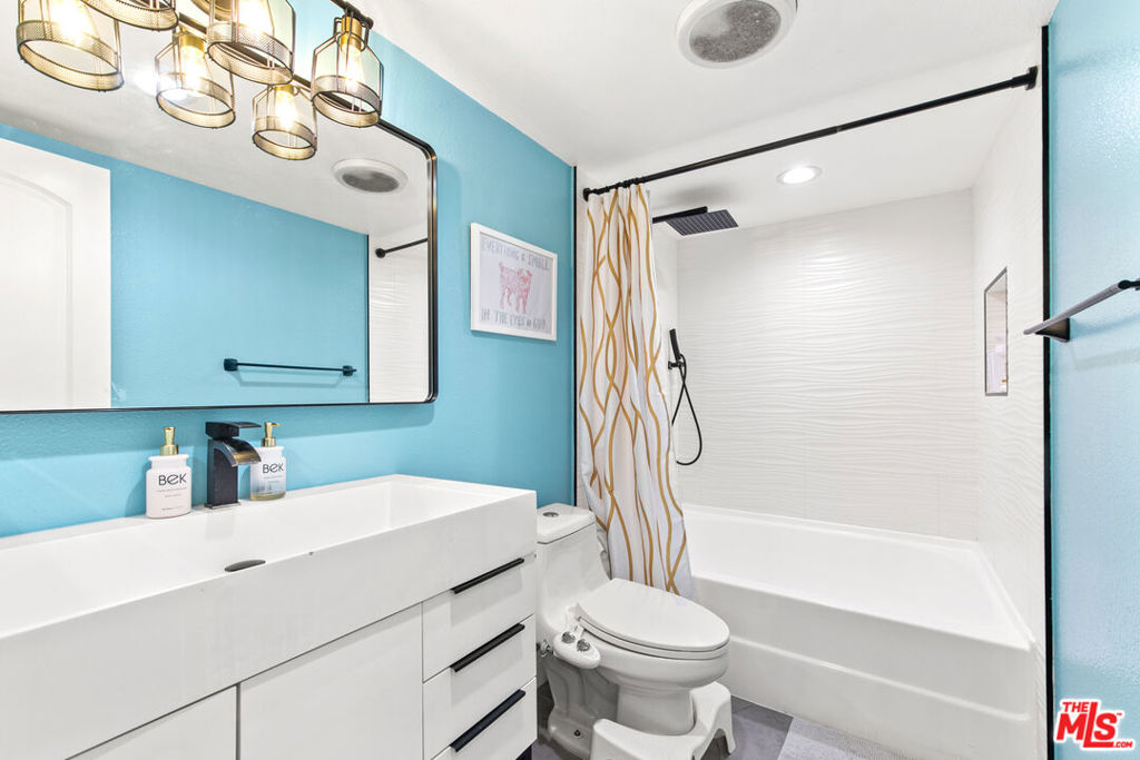 2700 Cahuenga Boulevard 1203